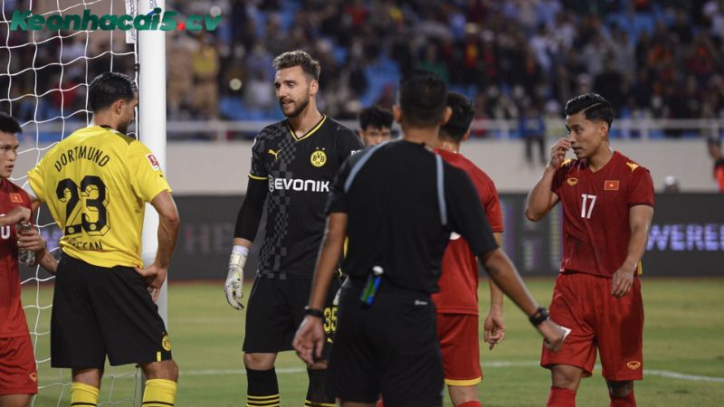 Gió và hướng gió khiến cục diện trận đấu thay đổi Gió và hướng gió khiến cục diện trận đấu thay đổi